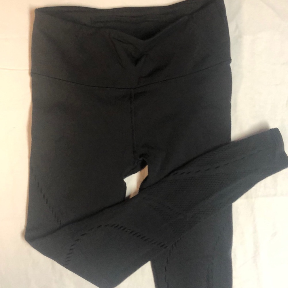 Lululemon Reveal Tight Precision. Sz 8